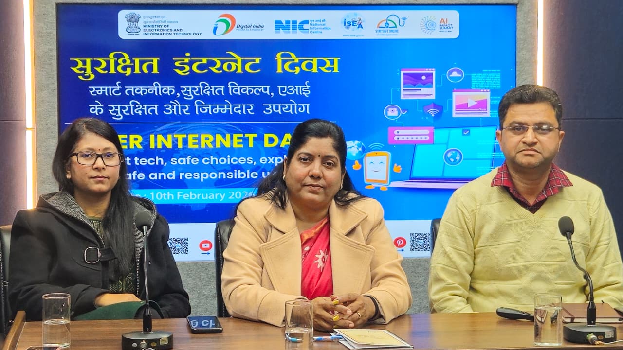 सेफर इंटरनेट डे: देहरादून में 30 हजार से अधिक विद्यार्थियों को साइबर सुरक्षा और एआई के जिम्मेदार उपयोग की दी गई जानकारी